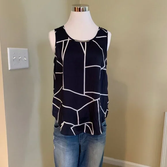 DKNY, sleeveless top, size S, NWT! - Picture 1 of 9